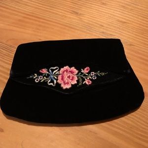 Stunning vintage velvet evening bag 🌺